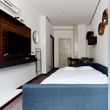 Apartment Corso Venezia View With Private Balcony - Corso Venezia Milan